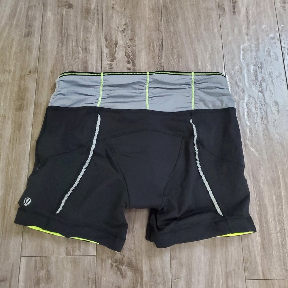 Lululemon Velo Vixen cycling short
